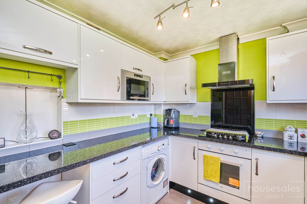 Property photo 2 of 12