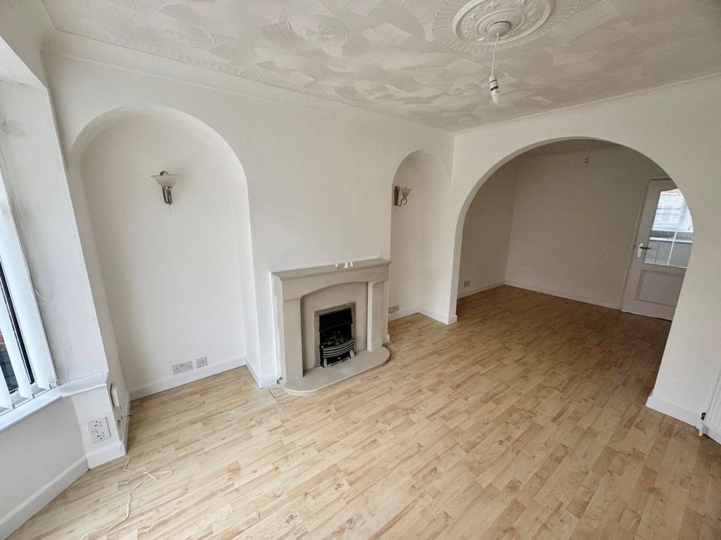 Property photo 2 of 10 Living Room