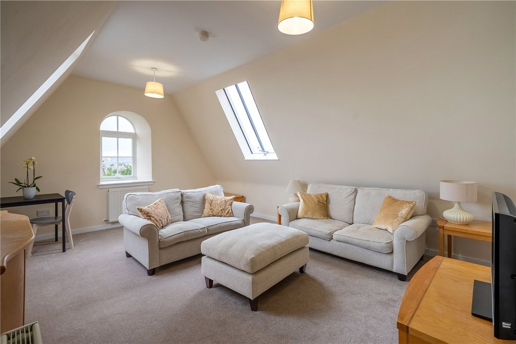 Property photo 2 of 25 Claremont Street 13