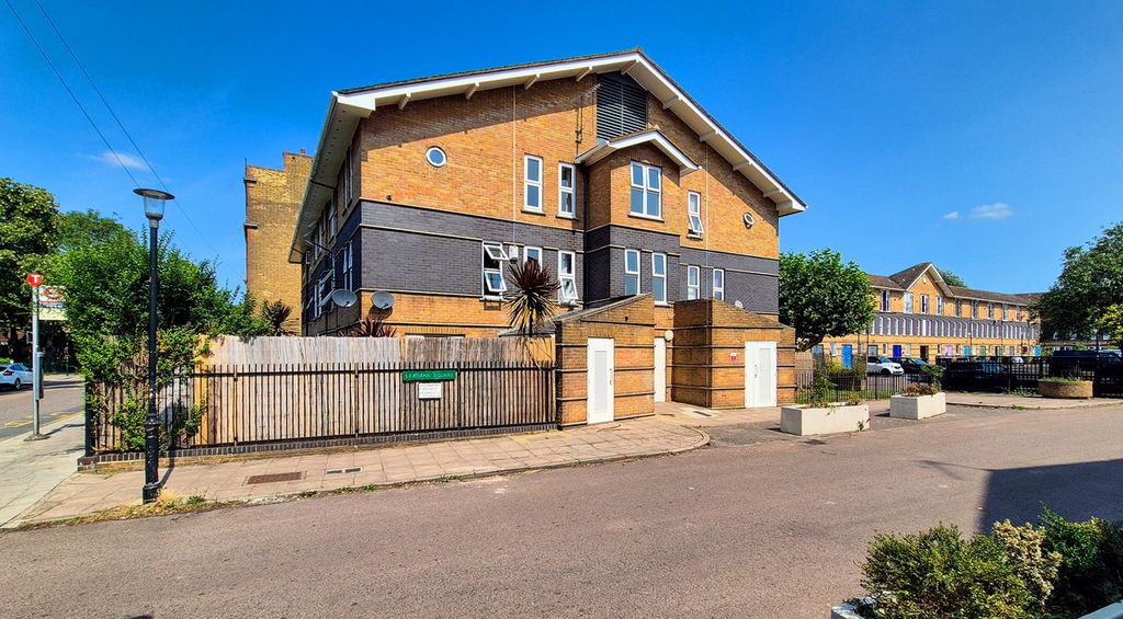 Property photo 1 of 19