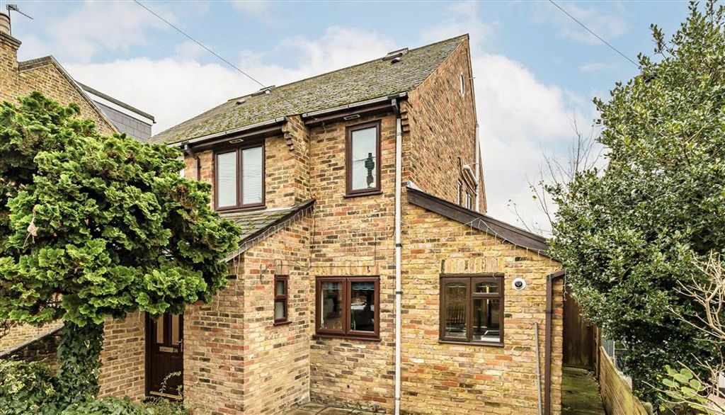 Property photo 1 of 8