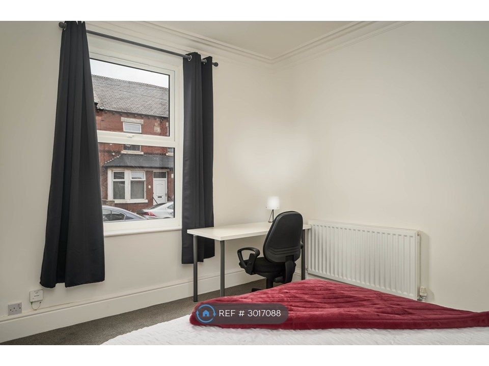 Property photo 2 of 28