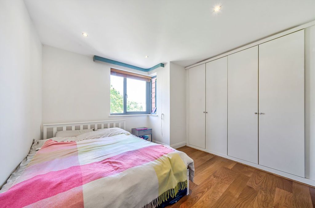 Property photo 2 of 7