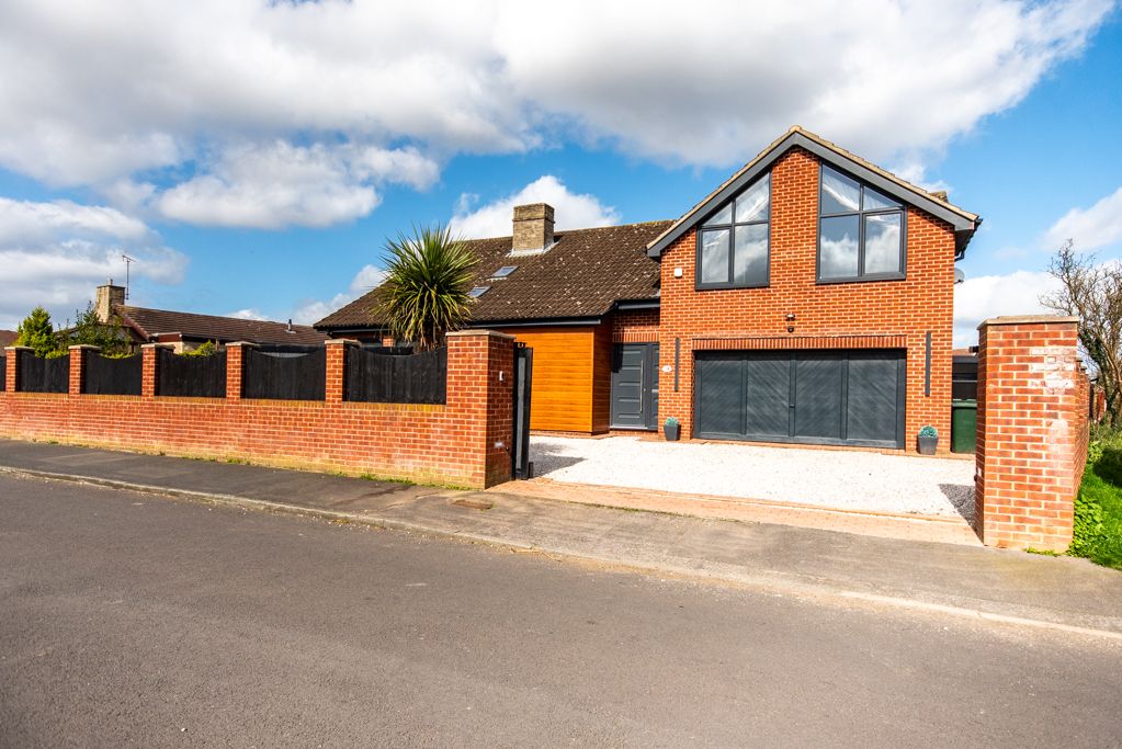 Property photo 1 of 38 2 (14)