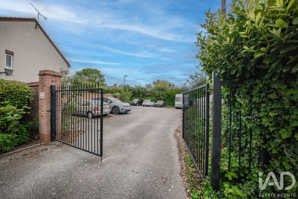 Property photo 2 of 19
