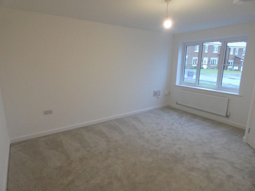 Property photo 2 of 16 Living Room