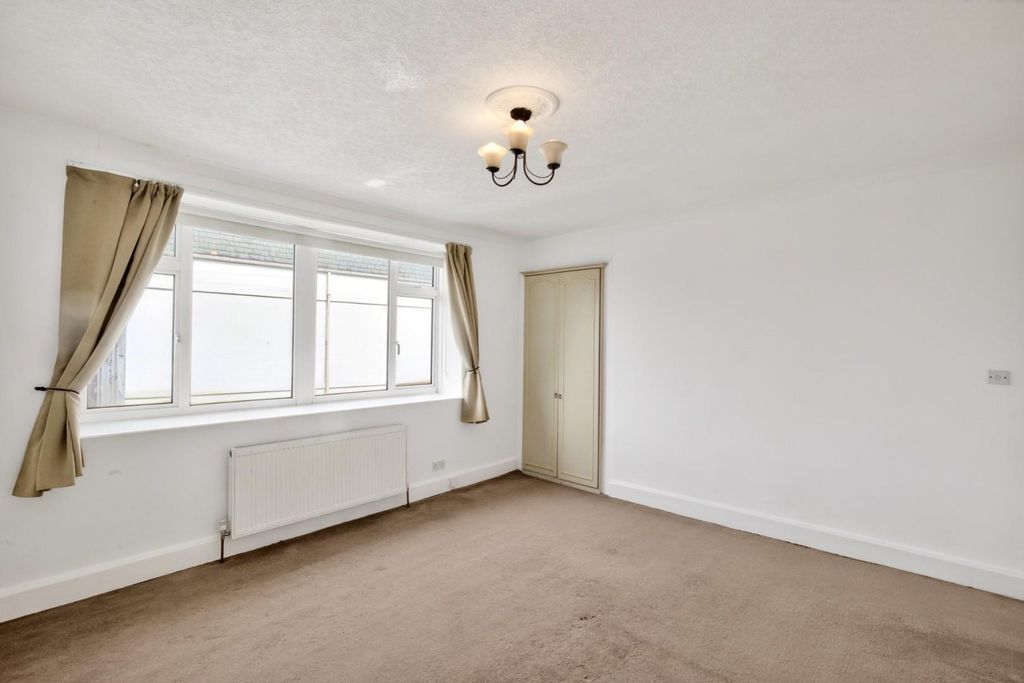 Additional image 11 of 3 bed flat for saleVictoria Road, Harrogate HG2