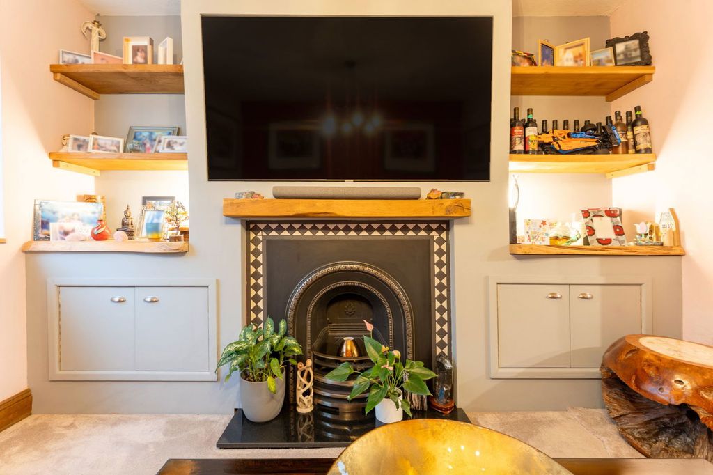 Property photo 3 of 18