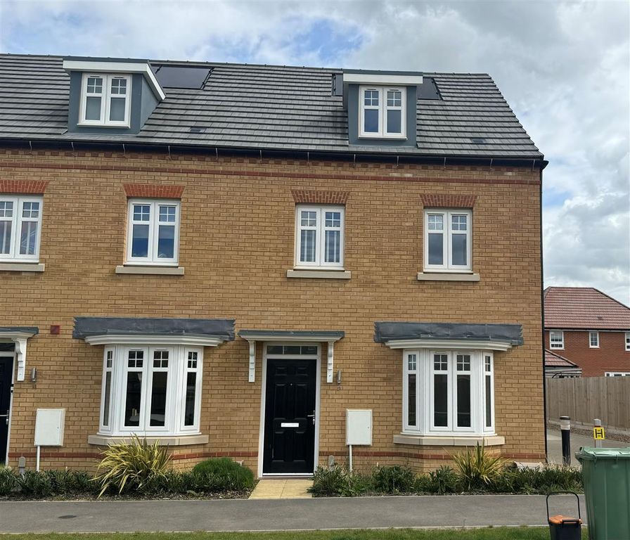 Property photo 1 of 13 9 Platinum Way.Jpg