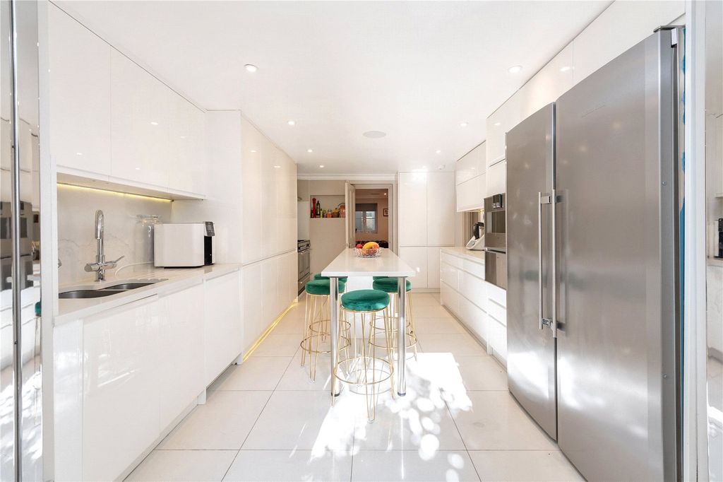 Property photo 2 of 30 Picture No. 27