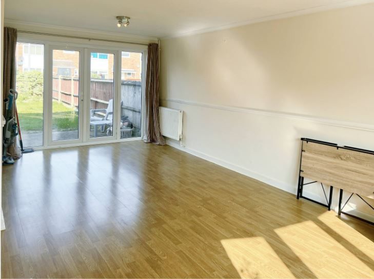 Property photo 3 of 8 Sitting Room