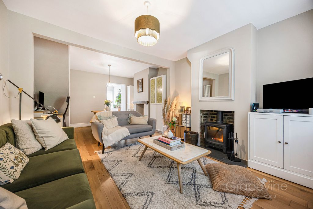 Property photo 2 of 22