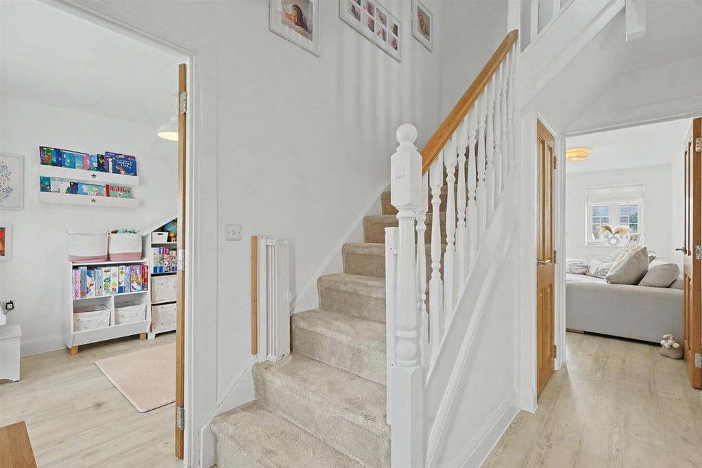 Property photo 3 of 36