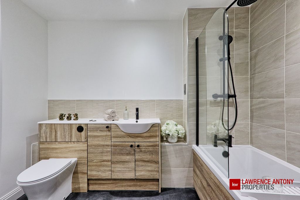 Property photo 3 of 38