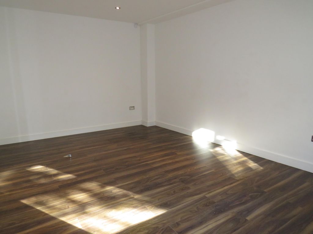 Property photo 3 of 5 Living Room