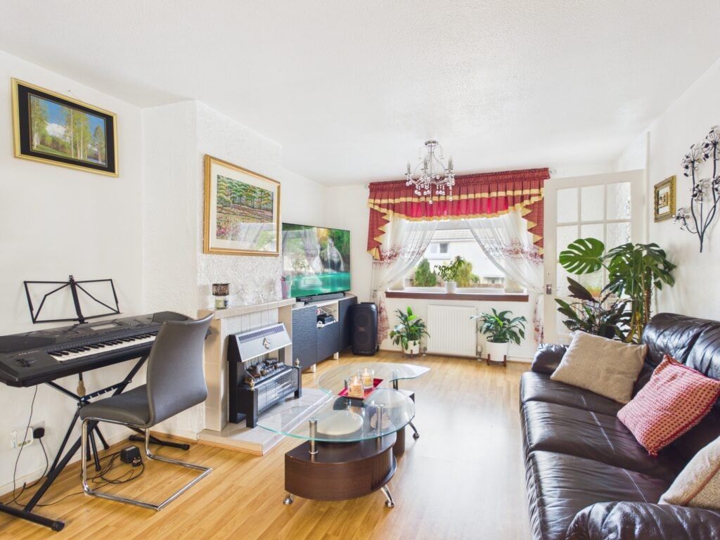 Property photo 3 of 16