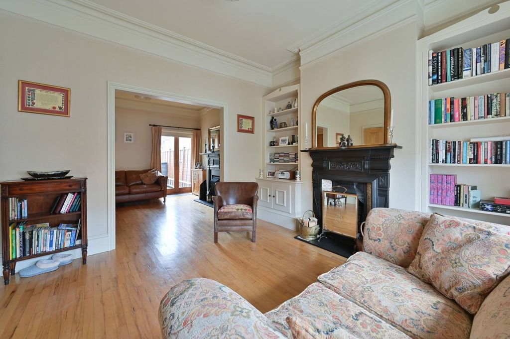 Property photo 2 of 23