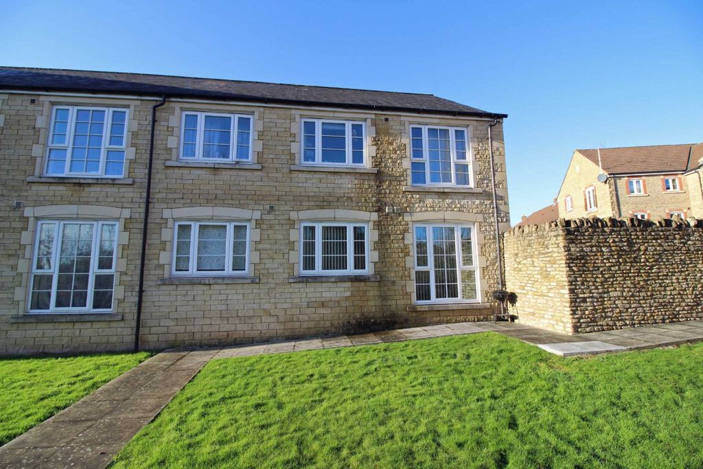 Property photo 1 of 9