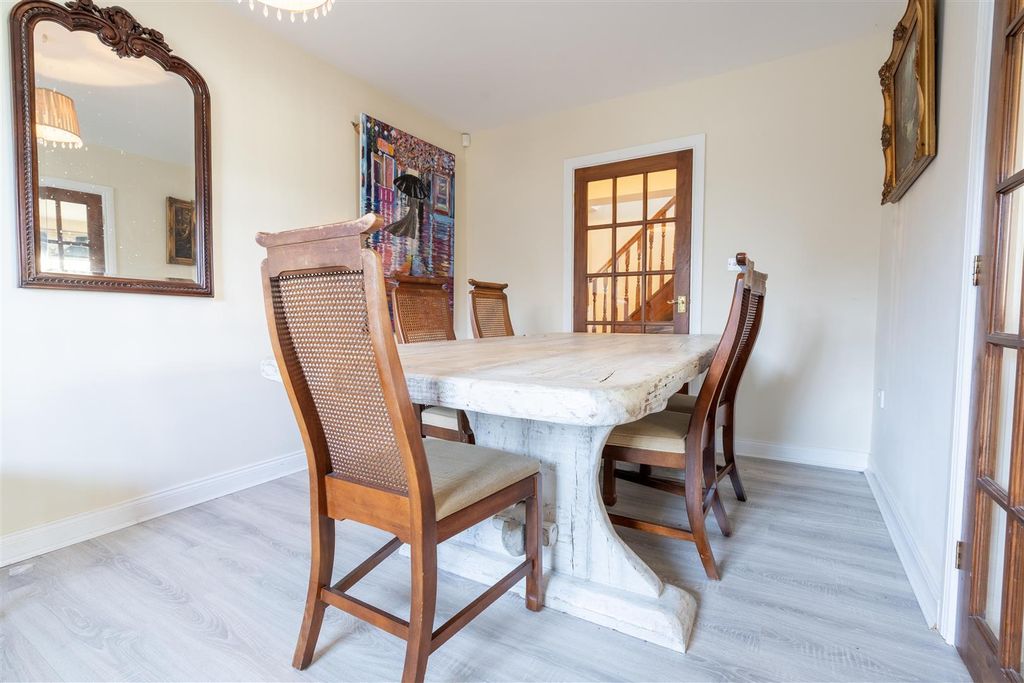 Property photo 3 of 9 Dining Room