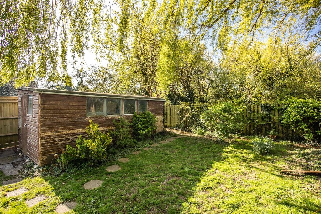 Property photo 2 of 24