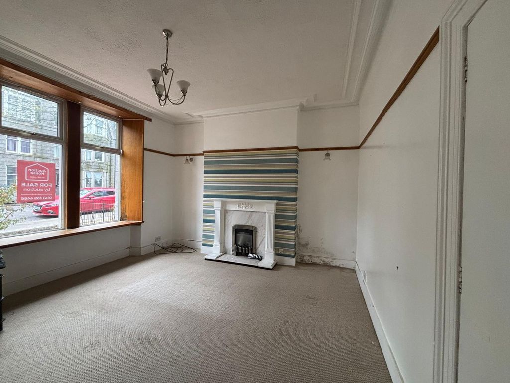 Property photo 2 of 11 2