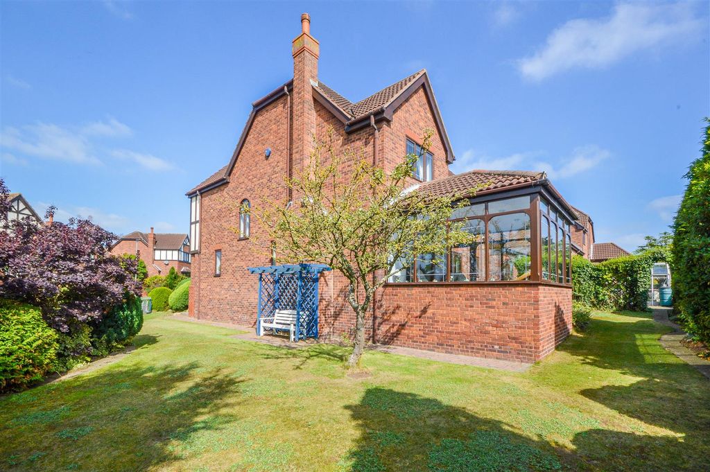 Property photo 2 of 21