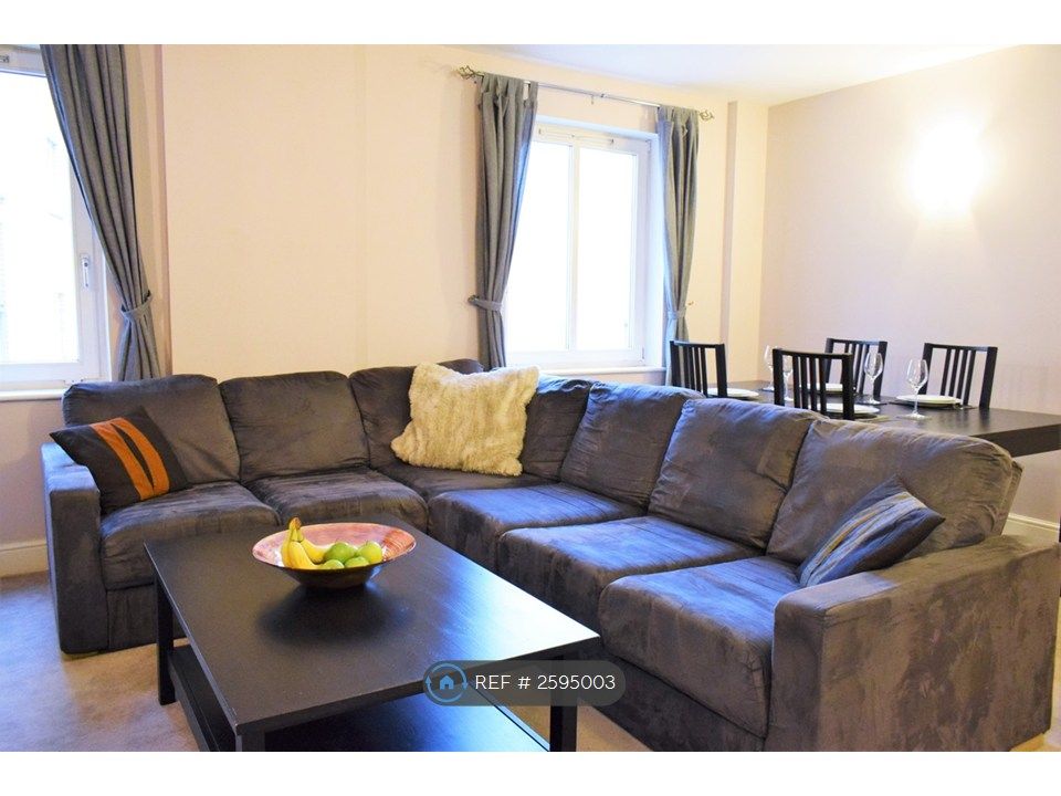 Property photo 1 of 6 Living Room
