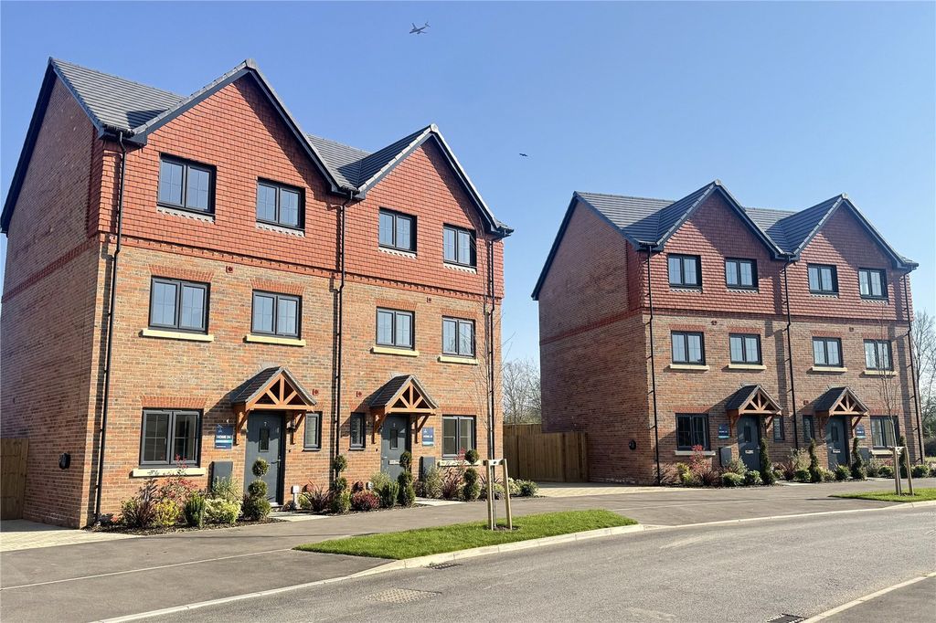 Property photo 1 of 12 External