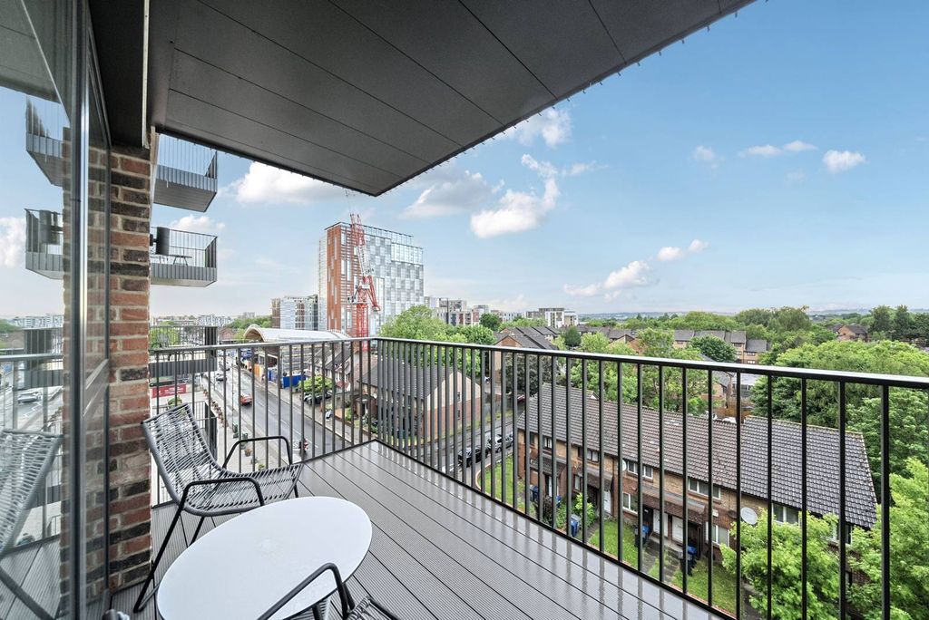 Property photo 3 of 51