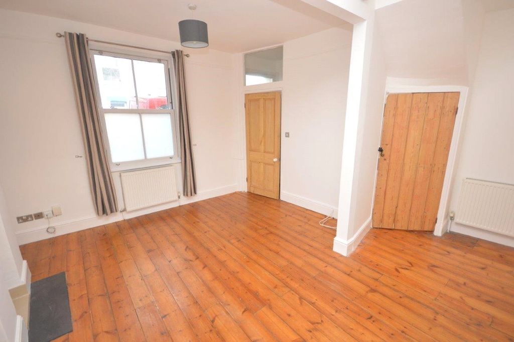 Property photo 2 of 11 Picture No. 02