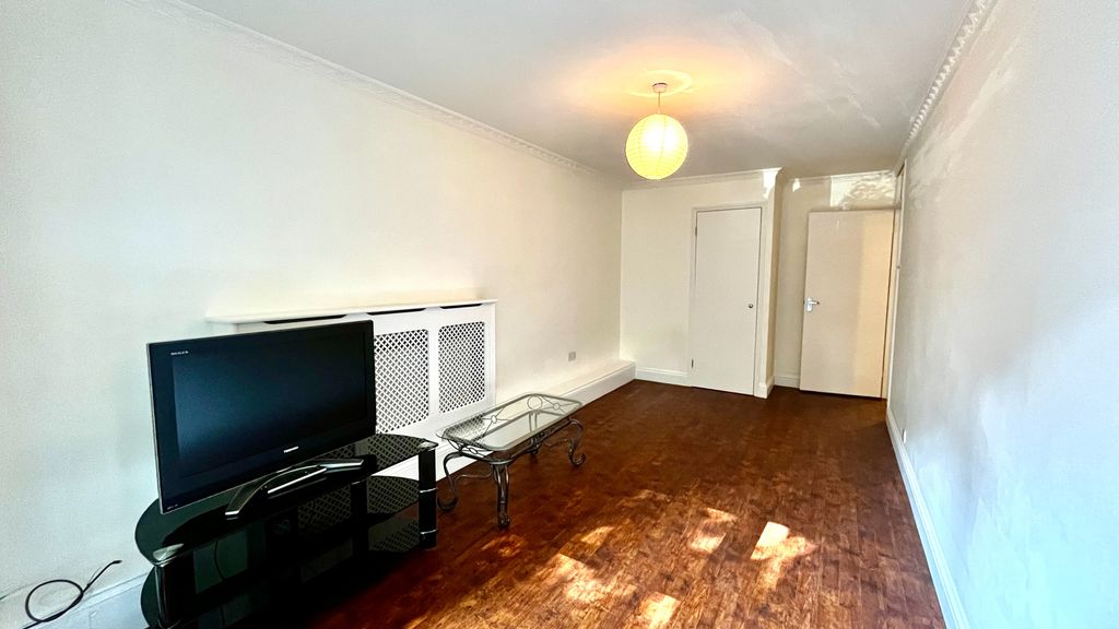 Property photo 3 of 7
