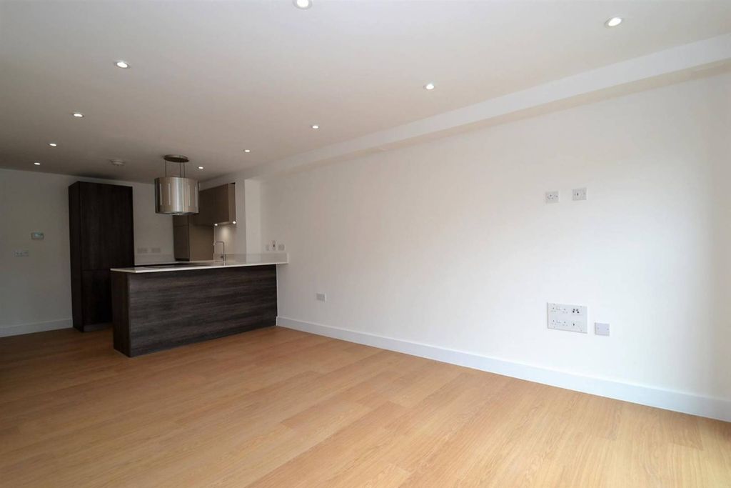 Property photo 3 of 9 Photo