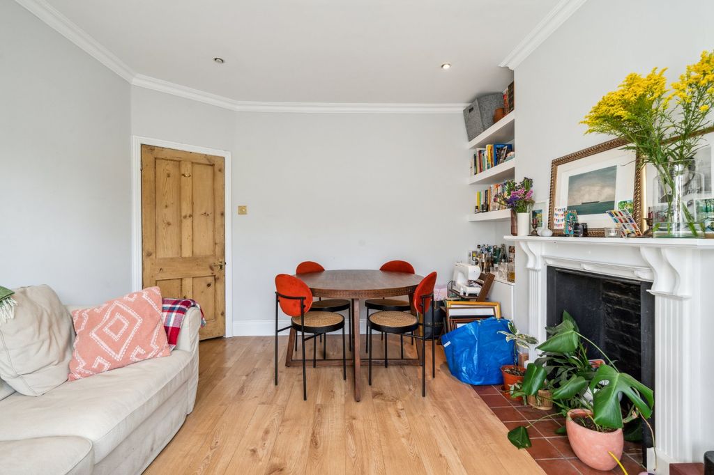 Property photo 3 of 12