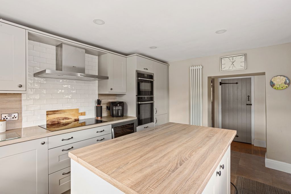 Property photo 3 of 20 Photo 3