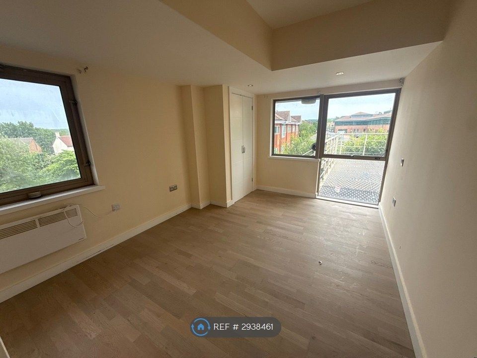 Property photo 3 of 6