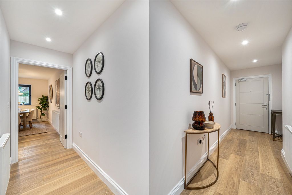 Property photo 3 of 18 Picture 3