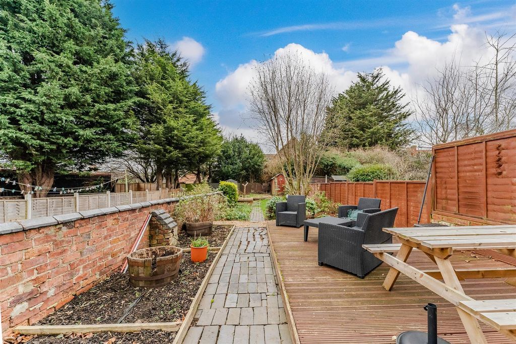 Property photo 2 of 23