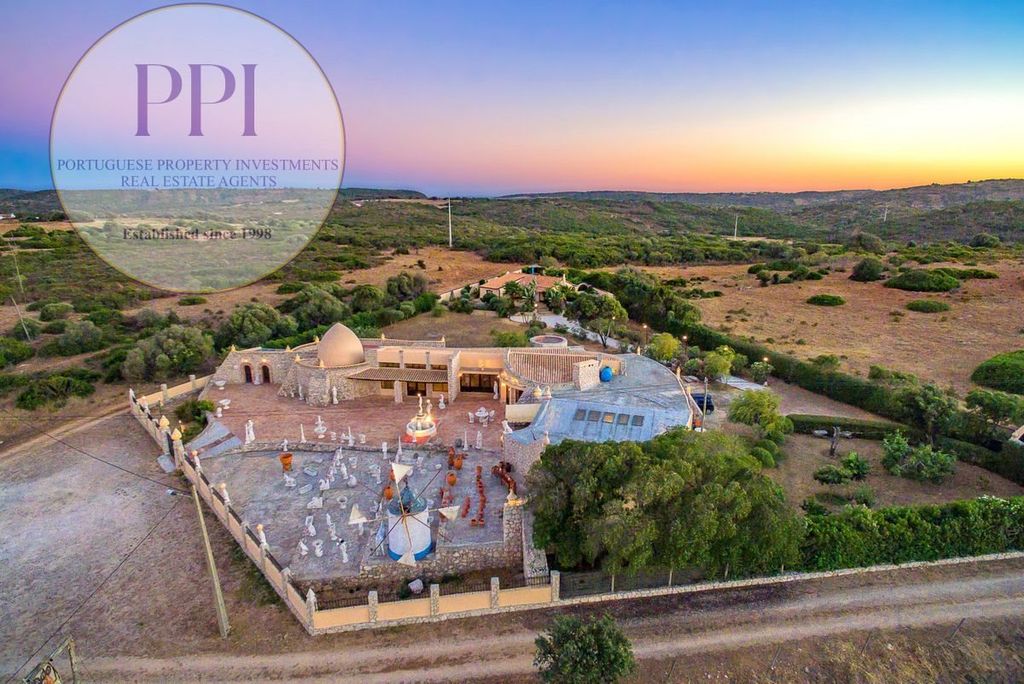 Property photo 1 of 32 Commercial Building And Residence With 2 Bedrooms, Garden And Pool + 2 Rustic Plots Next To En 125