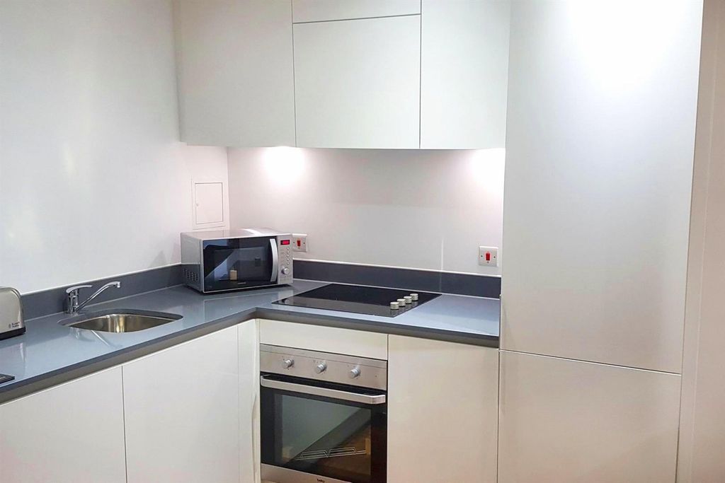 Property photo 2 of 5 Kitchen