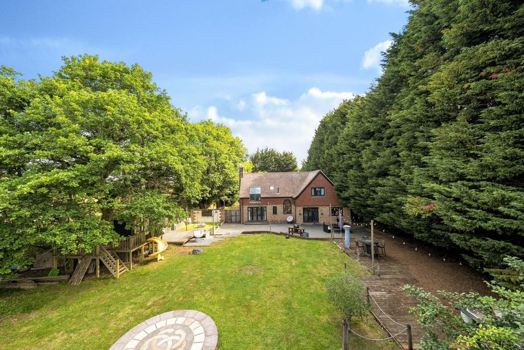 Property photo 1 of 29 Picture No. 30