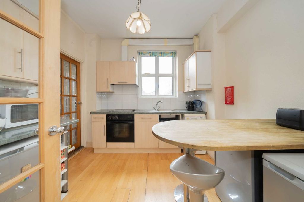 Property photo 2 of 5