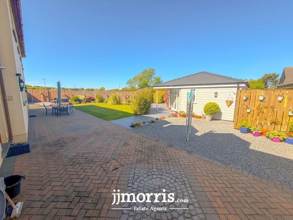 Property photo 3 of 53
