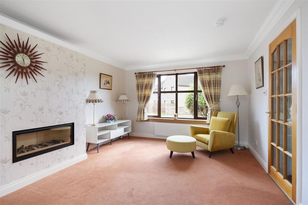 Property photo 2 of 36