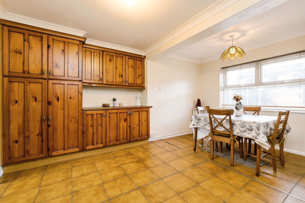 Property photo 3 of 20 Pbox-Img.Jpg