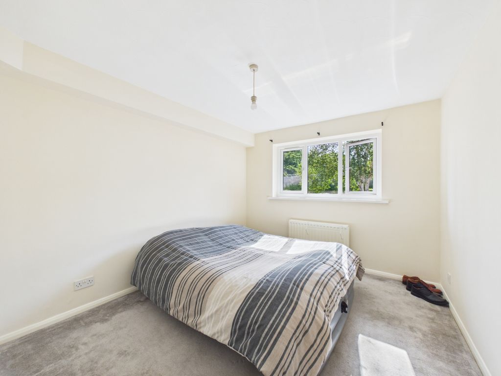 Property photo 2 of 6 Double Bedroom