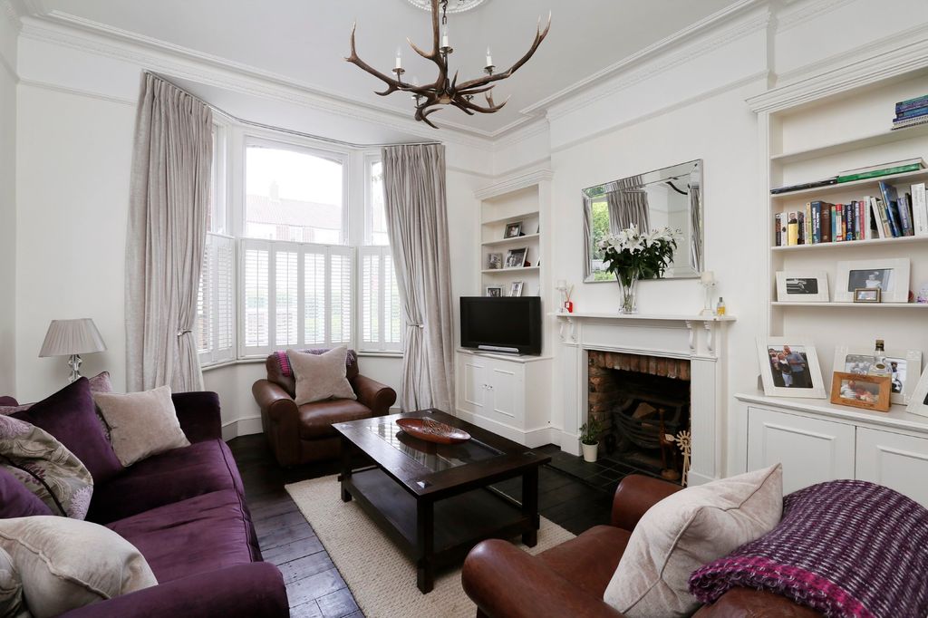 Property photo 2 of 5 Photo 02