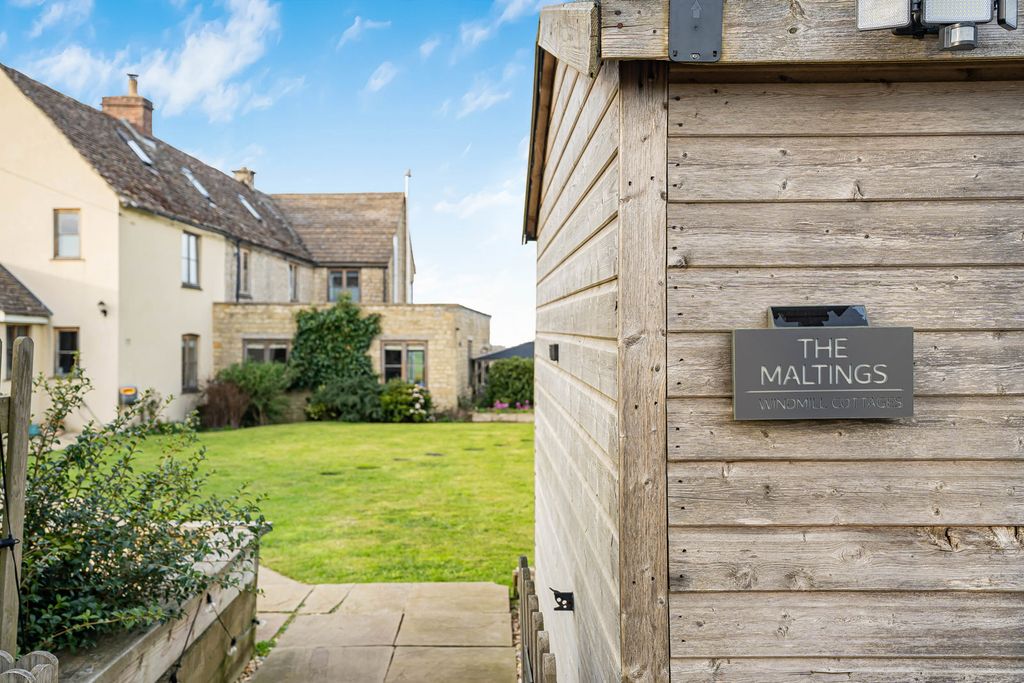 Property photo 1 of 40 90_76284