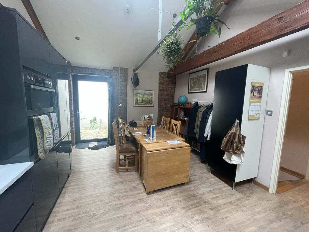 Property photo 3 of 10 Kitchen Pic 2.Jpg