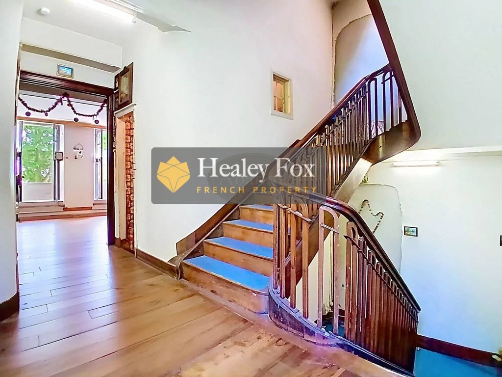 Property photo 2 of 15 Cf842c191d156B4E05E18Cb7642F9d1c
