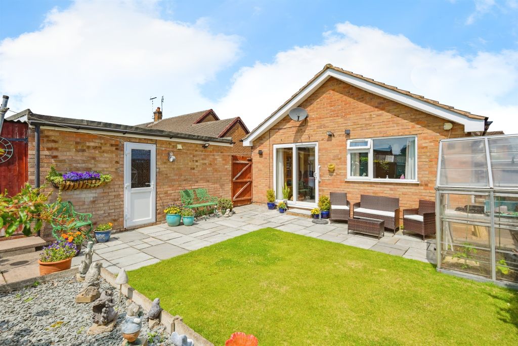 Property photo 2 of 16 Gardens:
